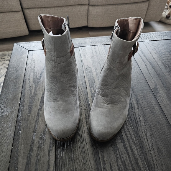 Dansko Hartley Boots - Picture 7 of 11